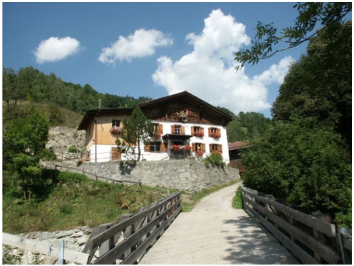 Ferienwohnung im Bündner Oberland zu vermieten (CH-7166 Trun/GR)