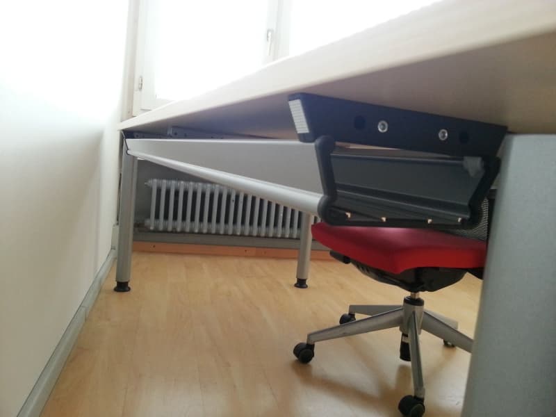 Sehr gut erhaltene Büromöbel günstig abzugeben