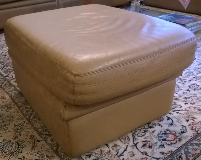 Ledersofa Sessel und Hocker