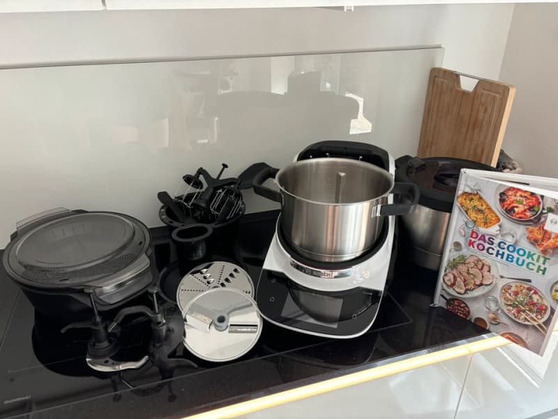 Bosch Cookit Küchenmaschine + Zubehör + 2x Topf