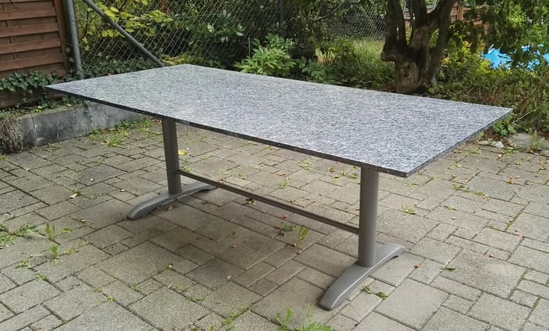 Garten- / Granittisch 95x210 mit „Labrador“-Platte