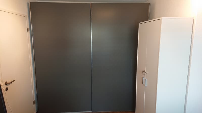 Schwebetürschrank (Valbella) zu verkaufen