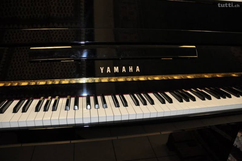 Yamaha Klavier B1 Pe schwarz poliert