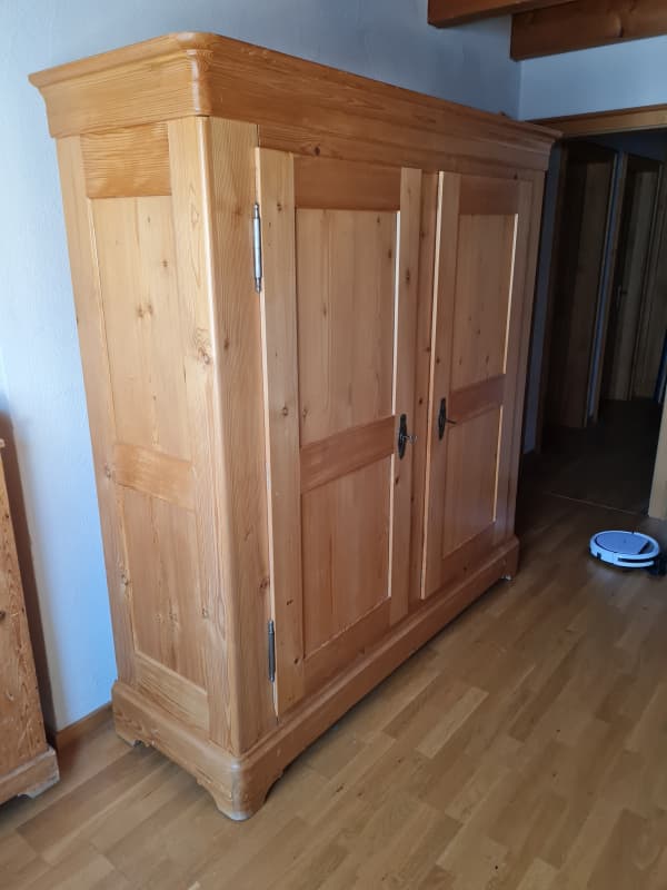 Tannenschrank massiv, 2 Türig mit Regalen und 1 Schublade