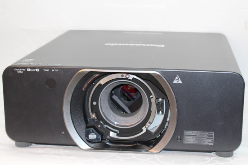Panasonic PT-DZ110XE*DLP Beamer Projektor
