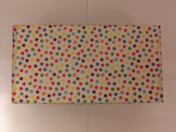 Deko Box mit farbigen Sternen