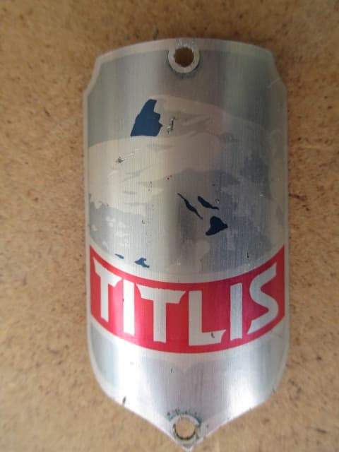 Titlis Velo Steuerkopf CH Schild Emblem