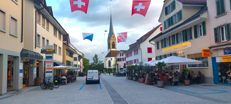 Praxisraum für 1 Tag/Woche zu vermieten im Herz von Pfäffikon ZH