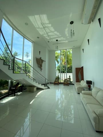 Brasilien Traumhaft schöne 360m2 Luxusvilla auf zwei Geschossen