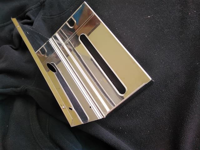 Auto Nostalgie Kosmetiktuchspender Chrom Wandmodell