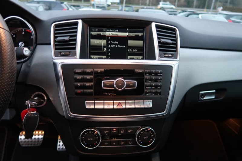 MERCEDES-BENZ ML 350 BlueTEC 4Matic 7G-Tronic SUV