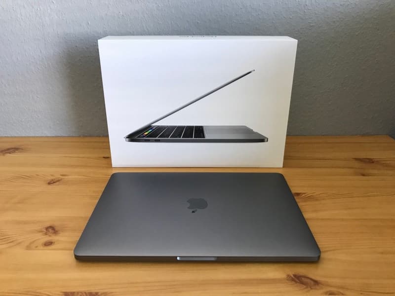 Apple MacBook Pro 13.3" Retina Touch Bar