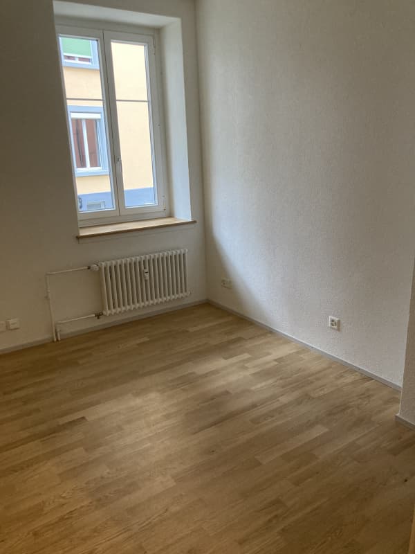 Neu renovierter Raum für Gewerbe