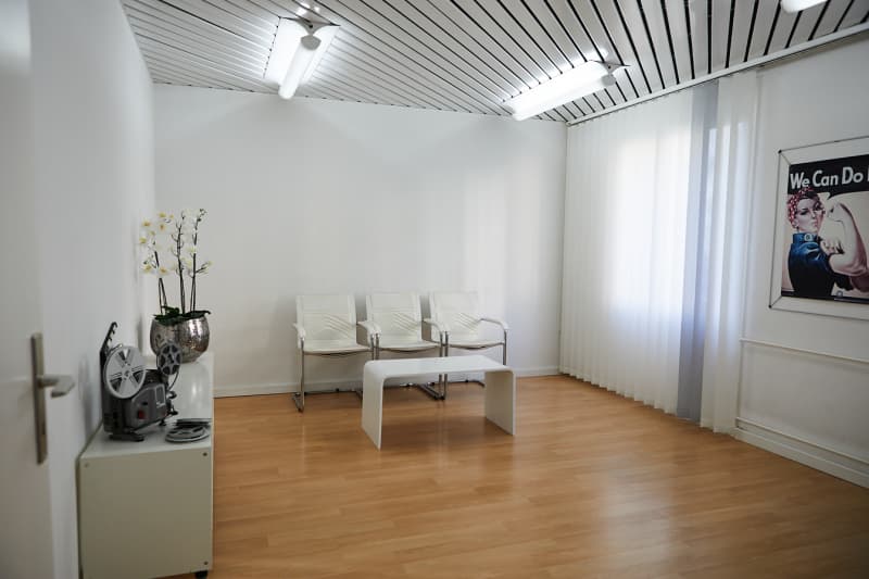 Schöner Büro/Praxis-Raum an zentraler Lage