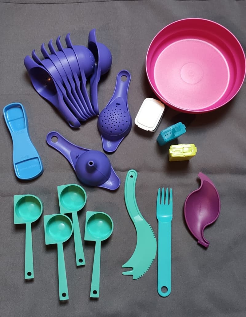 original und neue Tupperware, Preise stehen auf den Fotos