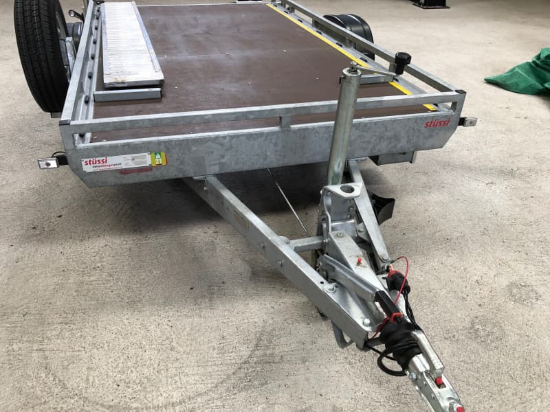 Fahrzeugtransportanhänger mit Mover
