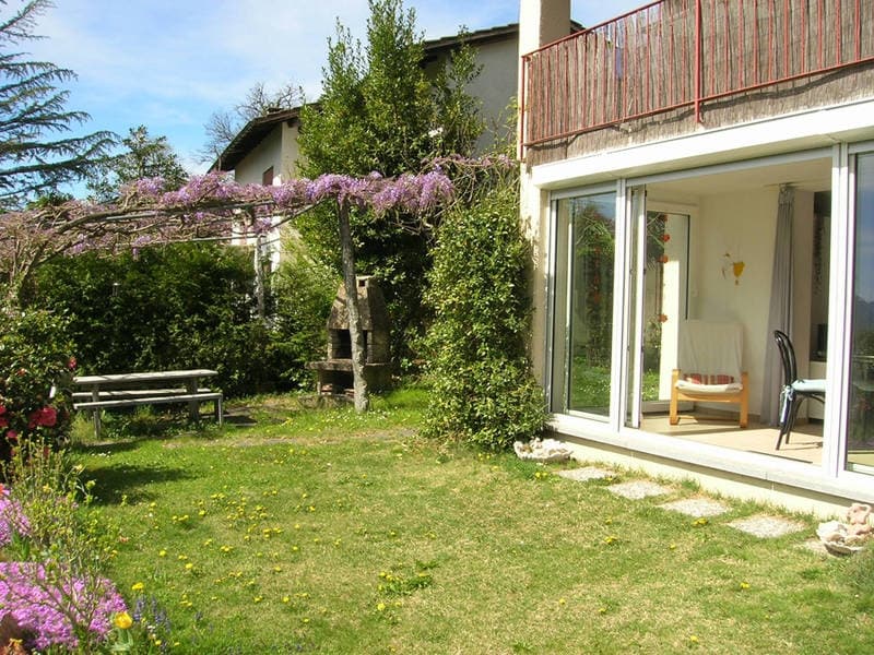 Ferienwohung mit Garten und Fassauna im schönen Tessin