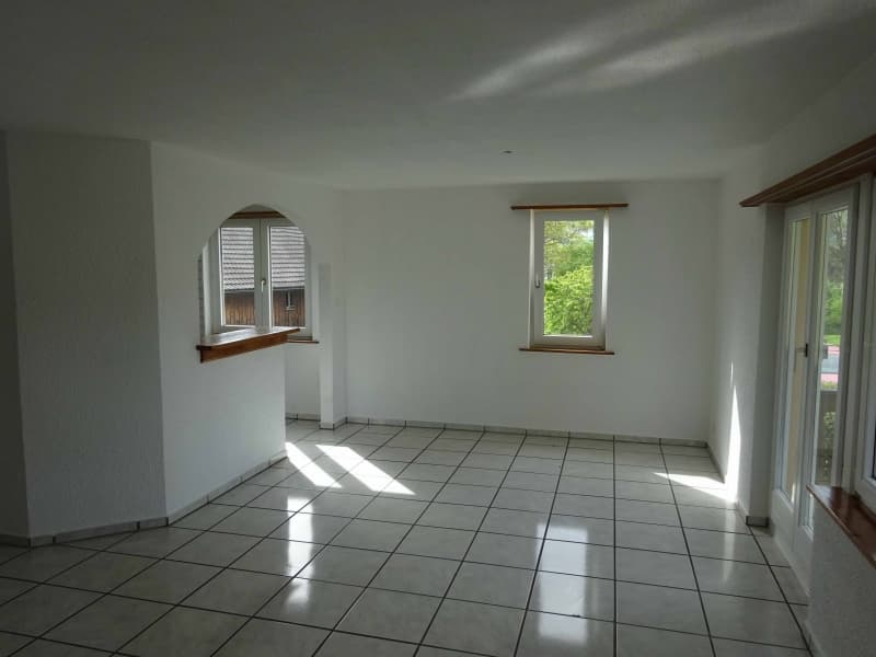 Schöne 4.5 Zimmer WHG mit Balkon
