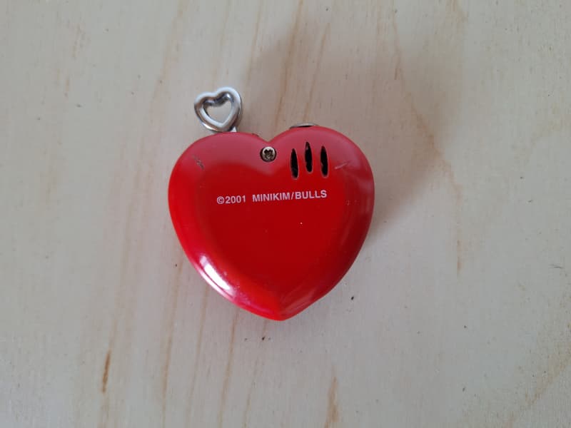 Feuerzeug Herz gas "Liebe ist ein Knockout"