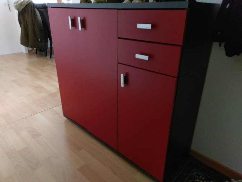 Kommode / Sideboard rot & dunkelgrau/schwarz