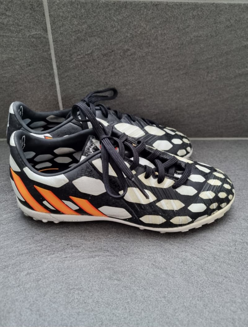 Adidas Fussballschuhe Grösse 33
