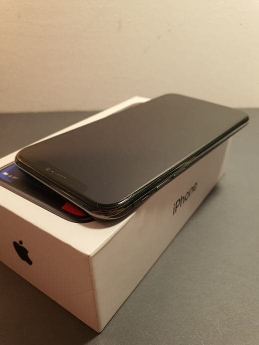 iPhone X 64 GB so gut wie neu (Preis verhandelbar)