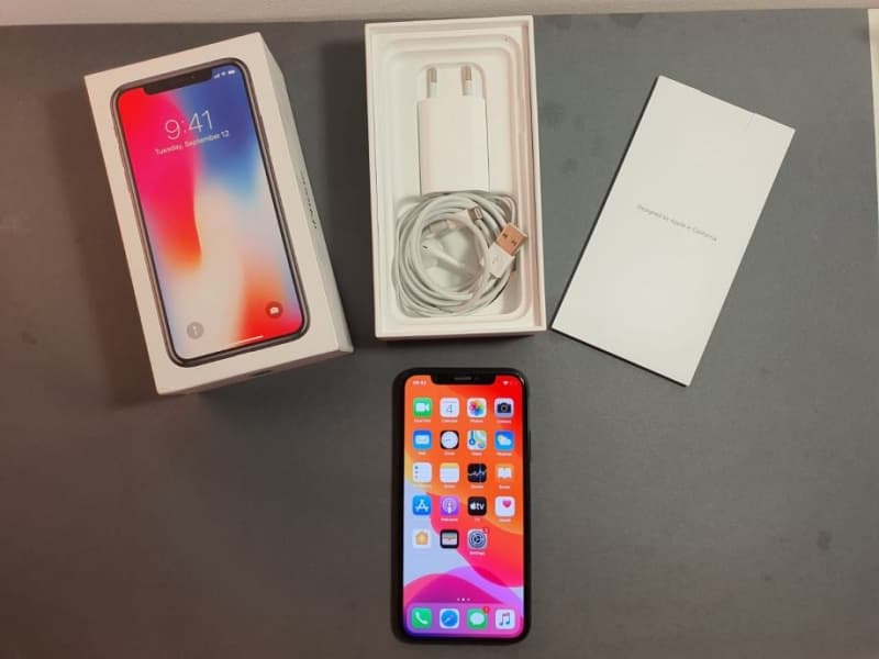 iPhone X 64 GB so gut wie neu (Preis verhandelbar)