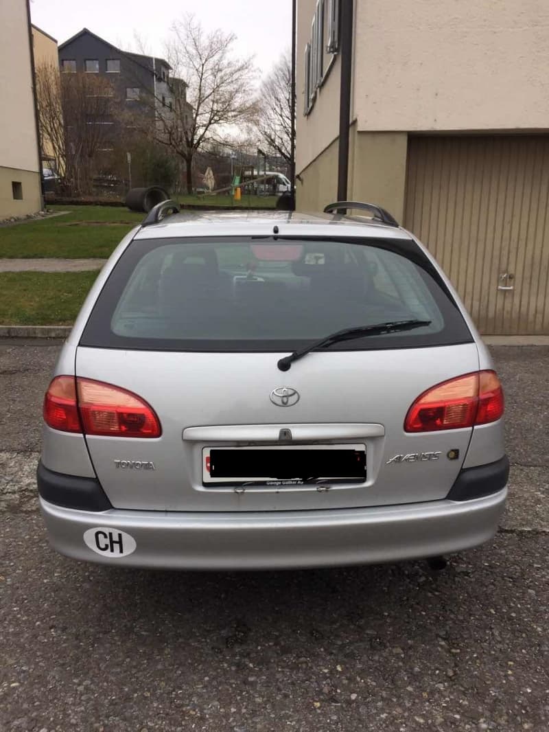 TOYOTA AVENSIS 1.8 FRISCH MFK.