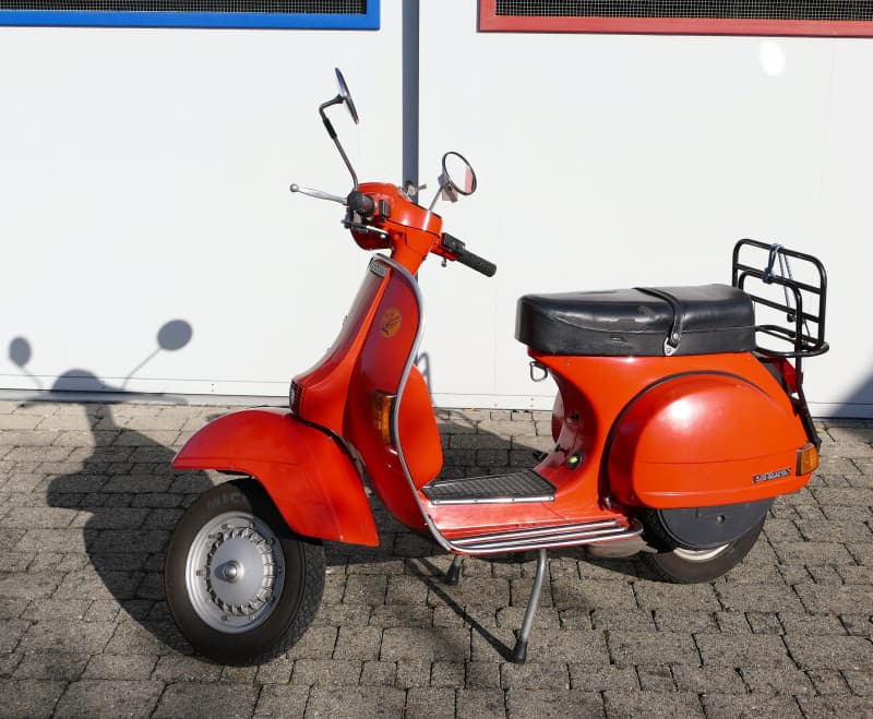Gepflegte alte Vespa P125X