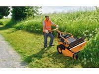 LANDWIRTE erledigen ihre GARTENARBEIT