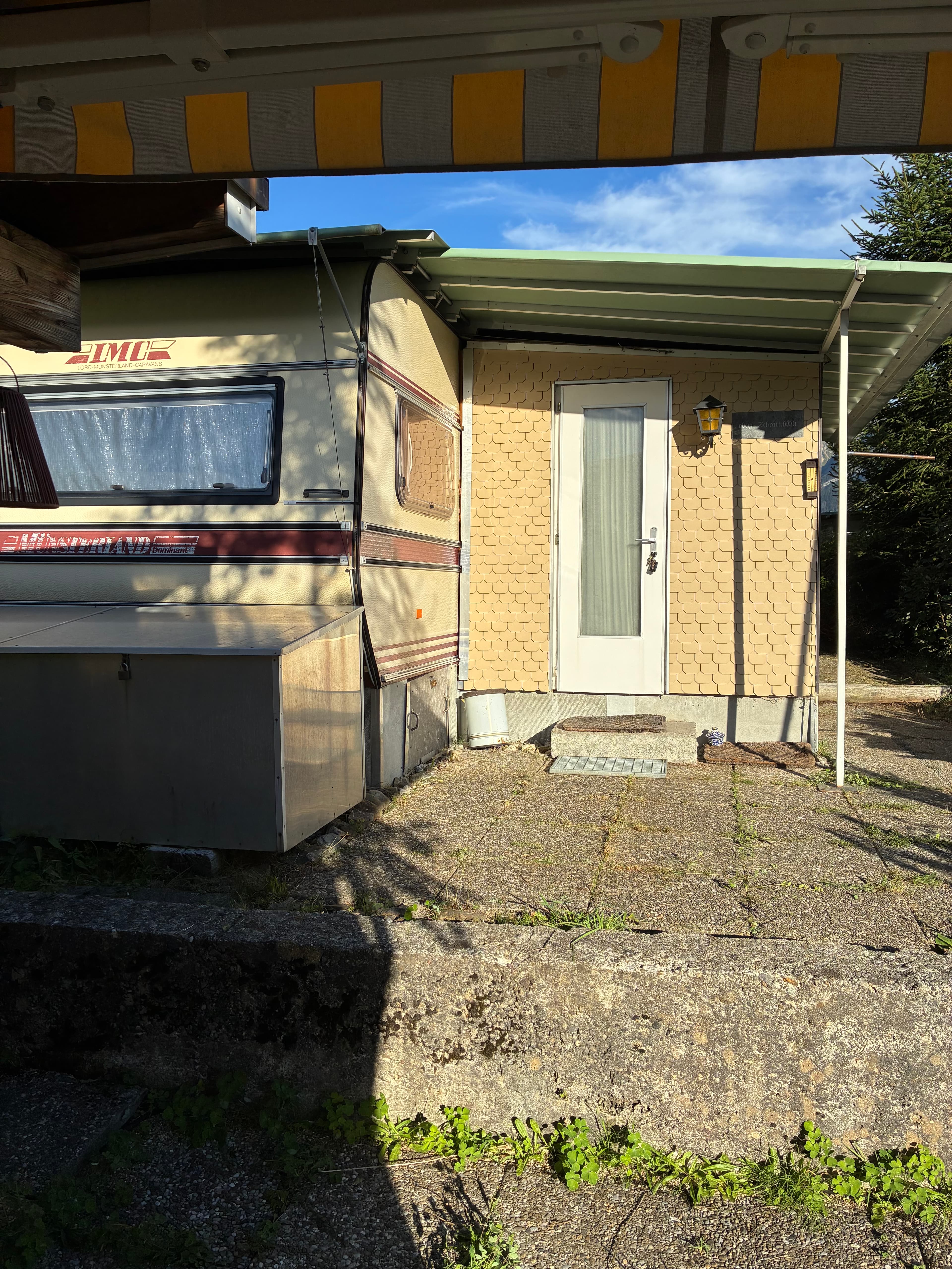 Wohnwagen auf Campingplatz in Sörenberg zu verkaufen