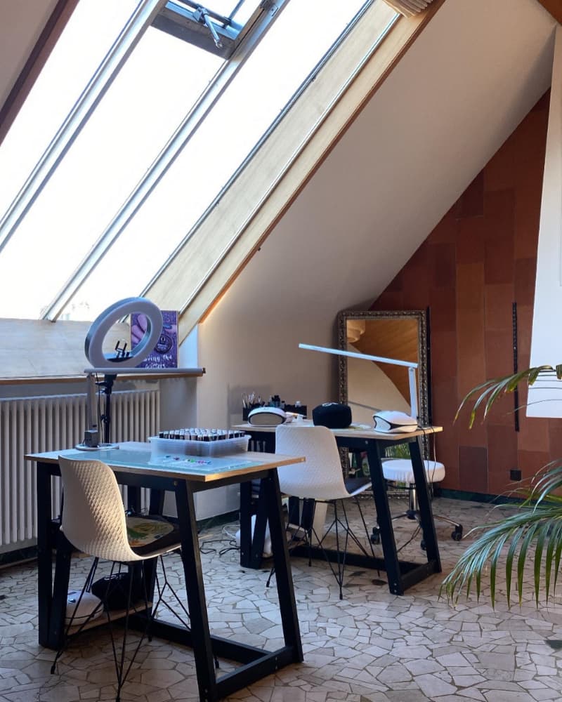 STILVOLLE UND MODERNE Raum zur Untermiete in Kosmetiksalon