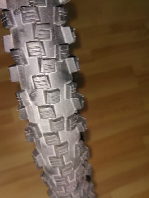 Velo Fahrradreifen 24Zoll Black Jack