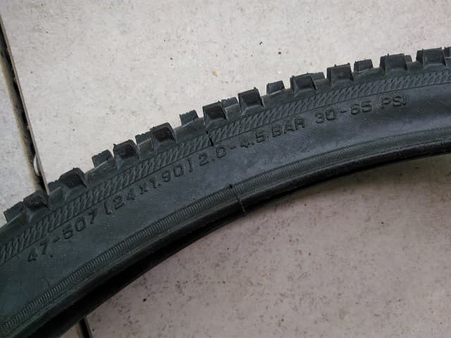 Velo Fahrradreifen 24Zoll Black Jack