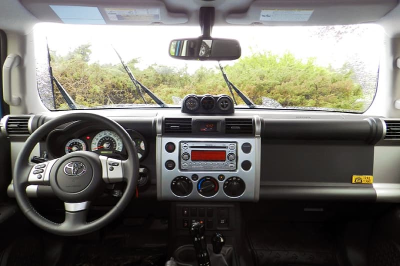 TOYOTA FJ CRUISER