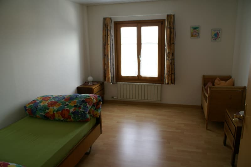 Haus mit Anliegerwohnung und Garten im Dorfzentrum zu vermieten