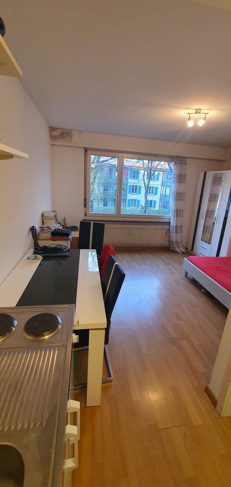 1-Zimmer 710.- beim Burgernziel