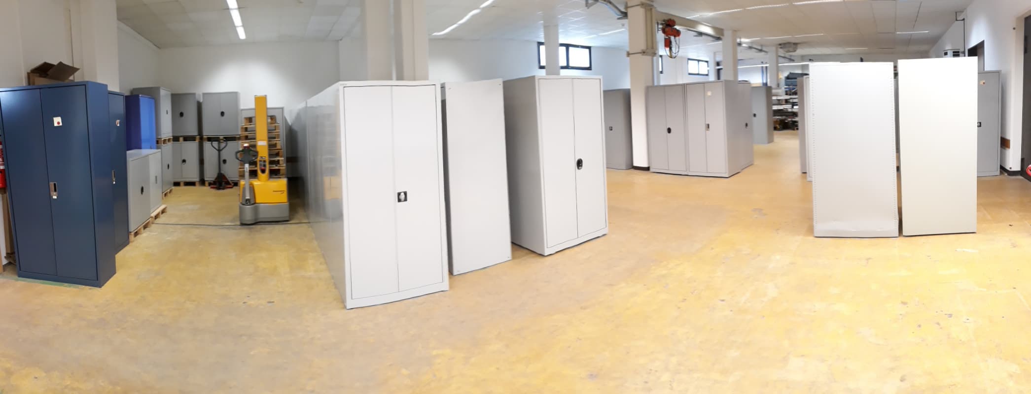 Lista Stahlschränke & andere Modelle Sondertiefe div Stück