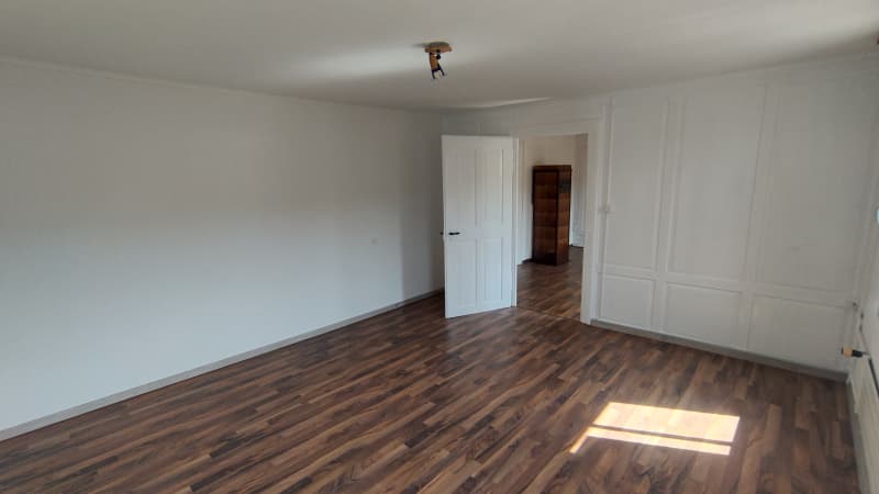 Zu vermieten ein 3,5-Zimmer-Altbauwohnung im schönen Degersheim.