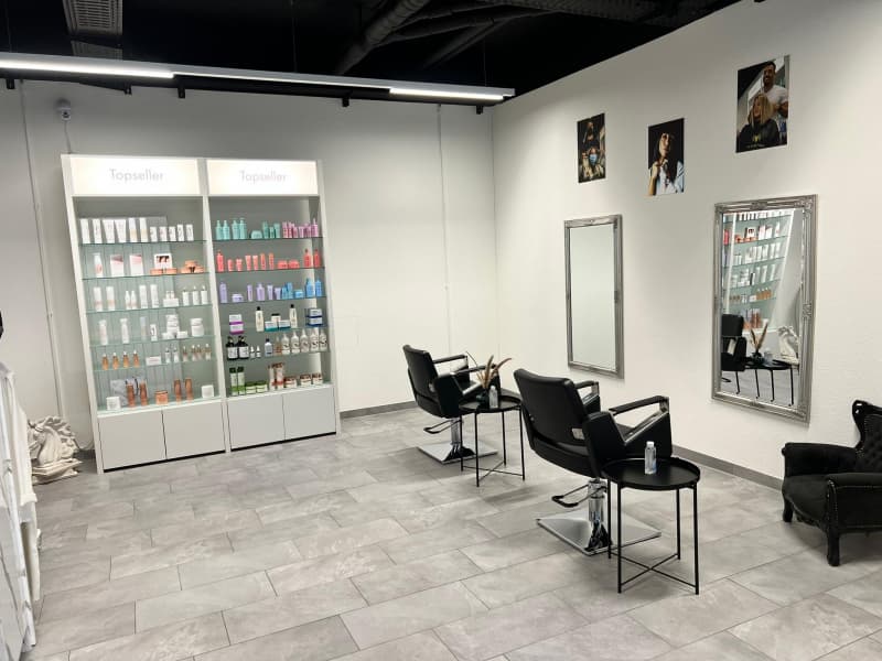 Coiffeuse ( nur Damen ) bereich
