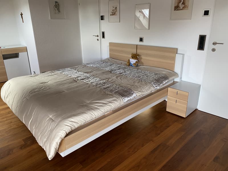 Komplettes Schlafzimmer - ein Bijou zu äusserst fairem Preis