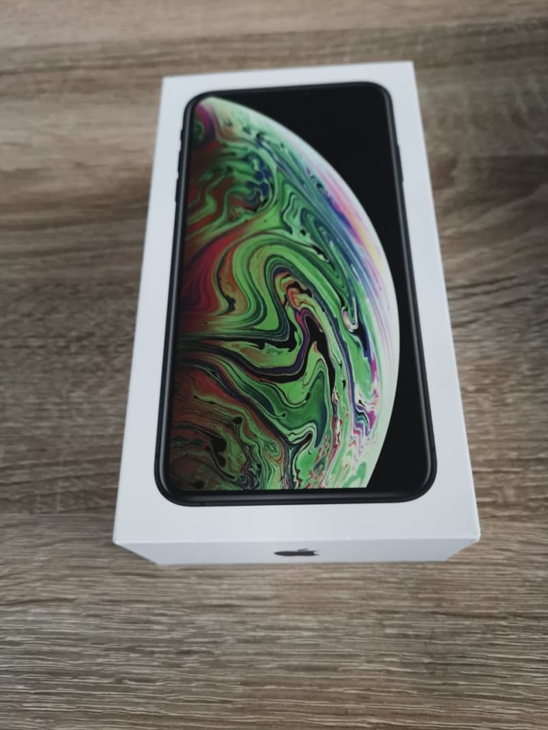 iPhone XS Max 256GB in Space Grey