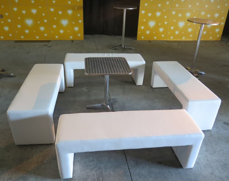 Weihnachtsausstellung Festbedarf mieten Wintimäss Sofa mieten