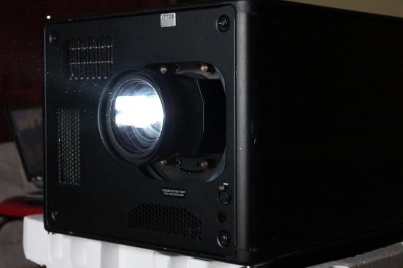Barco HDX W20 Flex+Objektiv*3-DLP Beamer Projektor