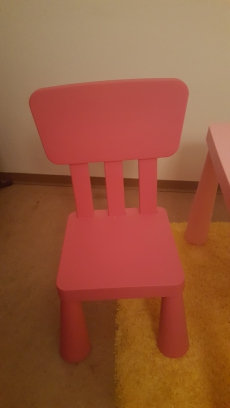 Kinderpult mit Stuhl