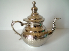 Handgemachte und traditionel Teekanne aus Marokko