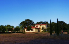 Italien: kleines, gemütliches Ferienhaus mit Garten und Pool