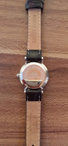 NEUE Daniel Wellington Damen-Lederuhr