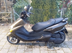 Yamaha YP125R Majesty