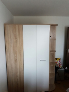 Begehbarer Schrank, immer Ordnung